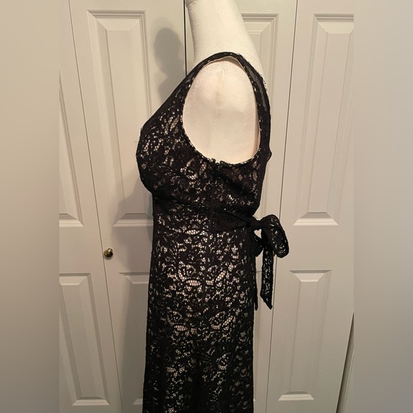 White House Black Market black lace dress - Picture 3 of 4